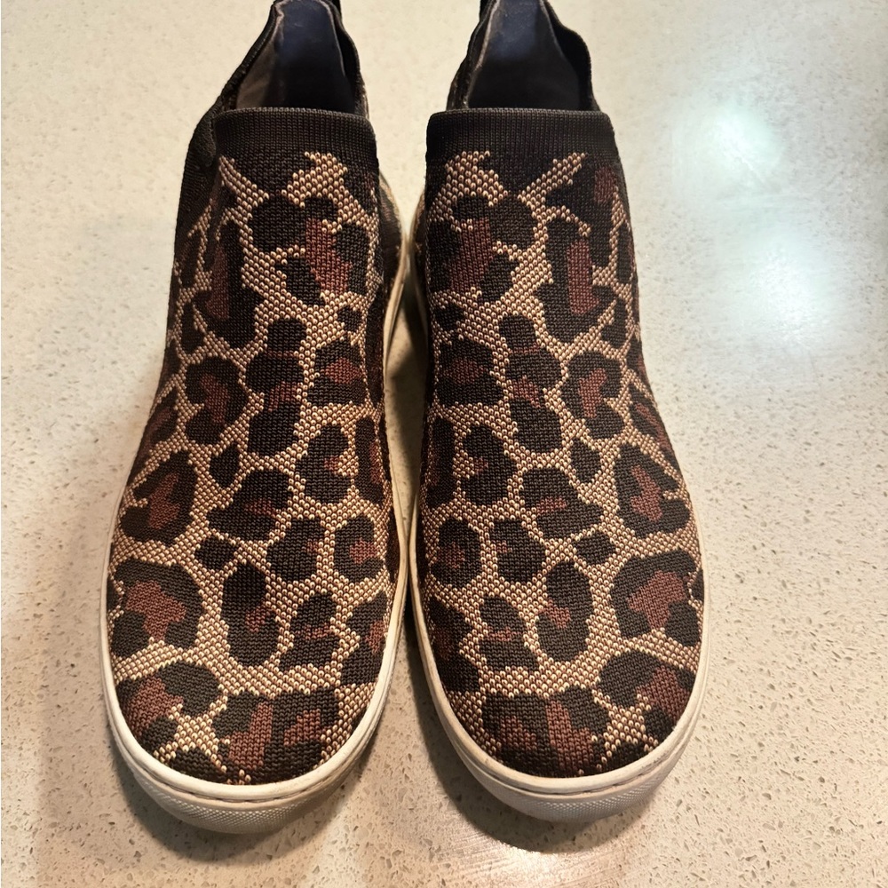 Rothy’s Chelsea high top sneaker size 9.5 in Leopard Print